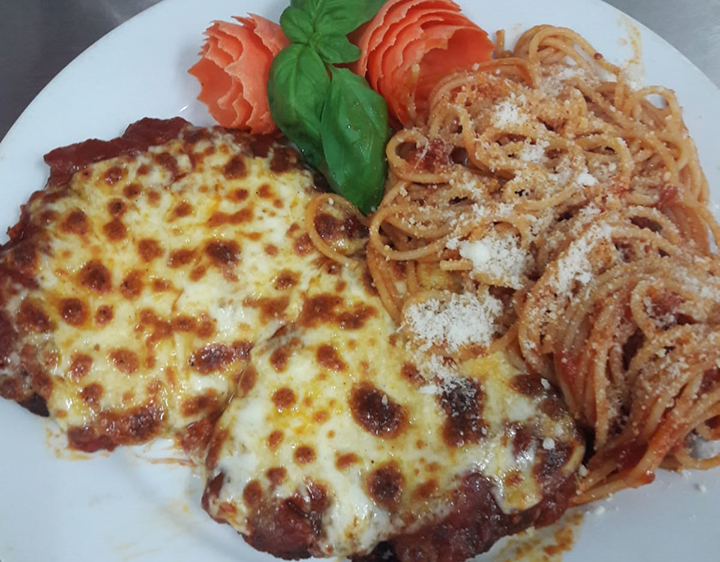 Parmigiana mit Spaghetti